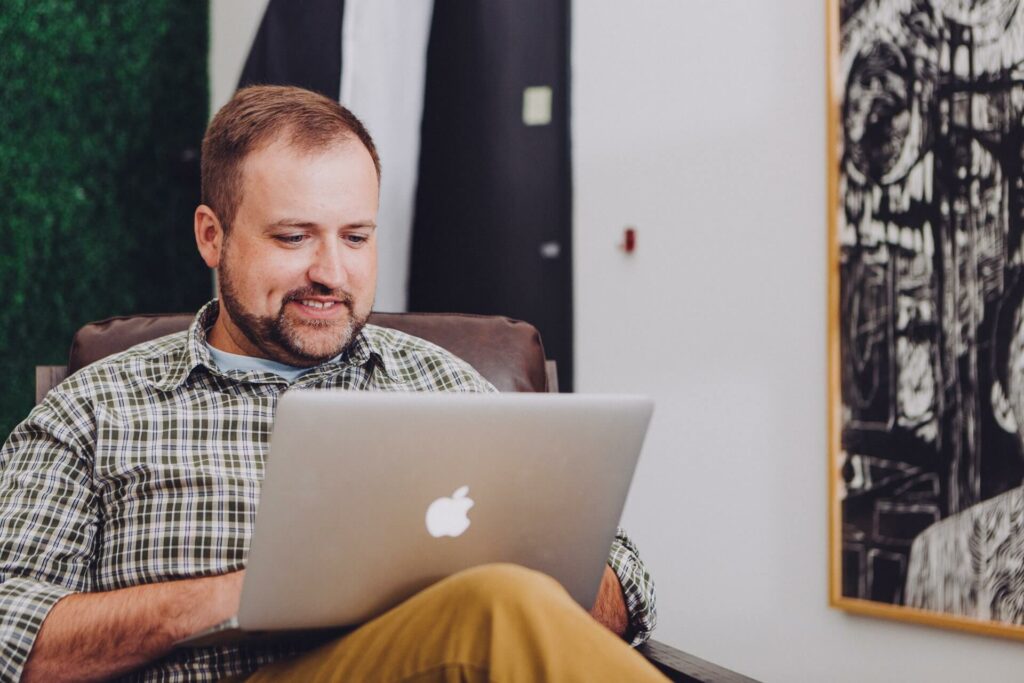 British man applying for passport online